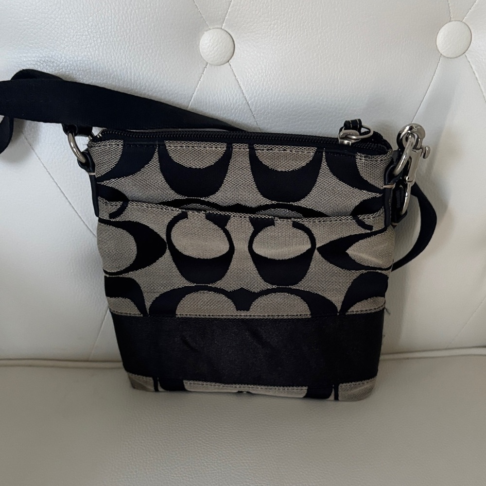 Coach Monogram Crossbody Bag With Adjustable handles ( PREOWNED) - Picture 6 of 15